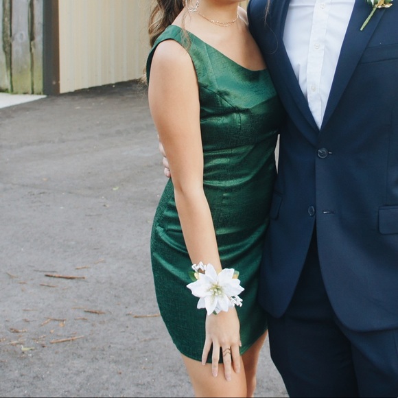 Emerald Green Silk One Shoulder Dress - Picture 2 of 7